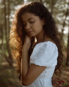 Anna Ben Instagram - "je te laisserai des mots"
📷: @vasanthphotography
Makeup : @shiny_thoughts