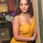 Antara Biswas Instagram - 🌼🌻💛💛💛… Styled by: @tripzarora Mua: @sumitsenapati5558 Hairstyling: @kalpanathore 📸: @deepakpathak663