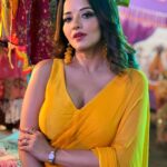 Antara Biswas Instagram - So Many Songs In Mind On This Yellow Saree… You Suggest Me For My next #reel 🤷‍♀️ #beqaboo #tonight at 9pm Mua : @makeupbyshahrooq 📸: @deepakpathak663 Film City