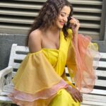 Antara Biswas Instagram - I am Feeling Yellow Today … Probs Because I am Yellow 💛💛💛… Styled by : @tripzarora Draped by : @rina_mane25 Mua : @makeupbyshahrooq Hairstyling: @kalpanathore 📸: @deepakpathak663