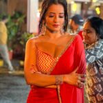 Antara Biswas Instagram - A Lazy Rainy Sunday ❤️🥰…. #onset #rain #sequence #beqaboo #love #work #actorslife Mua: @makeupbyshahrooq Hairstyling: @kalpanathore 📸: @deepakpathak663 Mumbai, Maharashtra