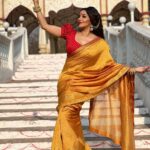 Antara Biswas Instagram - Shubh Navratri 🙏🙏…. #happy #navratri #gudipadwa Mua: @makeupbyshahrooq Hairstyling: @rajashree786patil786 📸: @deepakpathak663