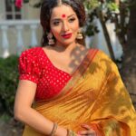 Antara Biswas Instagram - Shubh Navratri 🙏🙏…. #happy #navratri #gudipadwa Mua: @makeupbyshahrooq Hairstyling: @rajashree786patil786 📸: @deepakpathak663