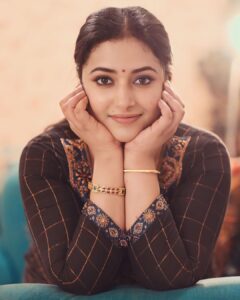 Anu Sithara Instagram - 📷 @vishnuprasadsignature 
💄 @pinkyvisal