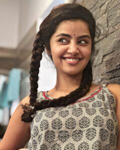 Anupama Parameswaran Instagram - Birthday at home 🏡 This is my kind of “Happy Birthday”🥹♥️ grateful 😇 missed Achan and Akku a lot this time 🥺 
Thank you all for the wonderful wishes 🙏🏼🥹♥️