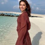 Anushka Ranjan Instagram - 🤎🦀 . . . Styled by: @sheefajgilani Assisted by: @shreyaagoel Outfit: @since1988.in Necklace: @timelessjewelsby_s @vblitzcommunications Coordinated by - @niyoshi.jain @tanyasadwhiny Baglioni Resort Maldives