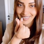 Anushka Ranjan Instagram - Let me know if your brain messes with you too! 🥲