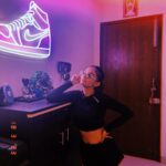 Anushka Sen Instagram - Neon dreams 🔮