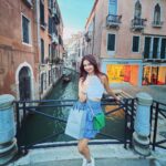 Anushka Sen Instagram - missing Venice ☀️🦦💕🧁🦋 Venice, Italy