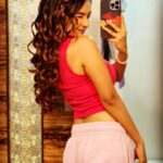 Anushka Sen Instagram - vibe of the week 🦦