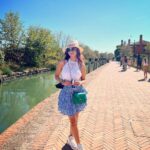 Anushka Sen Instagram - missing Venice ☀️🦦💕🧁🦋 Venice, Italy