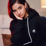 Anushka Sen Instagram - 🦦