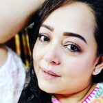 Aparajita Auddy Instagram - বিলাস ঘরেই বসন্ত রঙ নামে, অচিন সুতোয় হাত-পা এখন বাঁধা; ঘরের আকাশ কাব্য-ভেজা মেঘ, জীবন বোনে কঠিন জটিল ধাঁধা