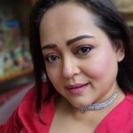 Aparajita Auddy Instagram - মেঘের মতো ভিজবো না আর একা, কলম ধরি, লিখবো পদ্য সারি; ডায়েরি জুড়ে কাটাকুটির আদর, এইটুকুই যে প্রেম করতে পারি..#reelsindia #viral#Instagram