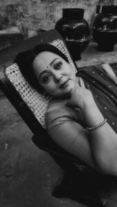Aparajita Auddy Instagram - আরও প্রেম জমে,
সাথে নোনা আলো,
দ্বিধা দ্বন্দ্ব গুছিয়ে রাখি,
একাকীত্বই ভালো
📷. শুভশ্রী❤️❤️❤️❤️#reelsindia #viral #Instagram