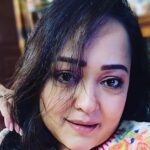 Aparajita Auddy Instagram – বিলাস ঘরেই বসন্ত রঙ নামে,
অচিন সুতোয় হাত-পা এখন বাঁধা;
ঘরের আকাশ কাব্য-ভেজা মেঘ,
জীবন বোনে কঠিন জটিল ধাঁধা