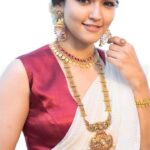Aparna Das Instagram - Experience the magic of Vishu with Bhima Jewels! Visit us and try on our beautiful jewellery. #BhimaJewels #BhimaEveryday #Jewellery #Vishu #Vishu2023 #Necklace #JewelleryAddict