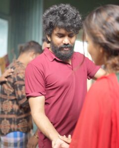 Aparna Das Instagram - Posting few BTS of Kiruttu Kiruttu promo song coz we hit 1 Million on YouTube 😍
#kiruttukiruttu #DADA #1million 
Those who haven’t seen it, link is in my bio.. also this is just a promo song, wait for our film on FEB 10th.. ♥️
Pc : @imsriharikailash 😍