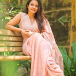 Aparna Das Instagram - Powerful in pink🌸 🥻 : @rutwva_insta 📸 : @rahul_raj_._r