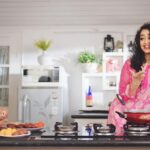 Apsara Rani Instagram - Always fun shooting with kids😍 . . . Tvc for cooking coconut oil @rahuldevsorvino #apsararani #apsara #tvc #coconutoil #ad #adshoot