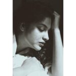Archana Kavi Instagram - • She wasn’t given wings to see the world from a tree • -atticus poetry • • • • • • • • • • •#archanakavi #actress #photoshoot #bnw #bnwphotography #delhi #women Delhi