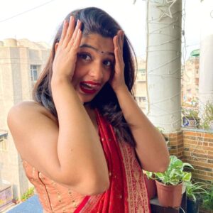 Archana Kavi Instagram - Aayoooo... Sorry I got busy for few days! Hey... Are you joining us at 6pm for online party?!!!! Comeeeee be part of us