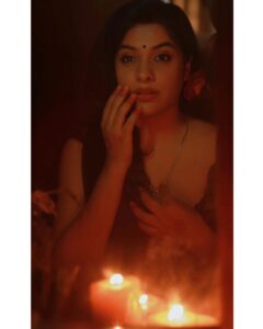 Archana Kavi Instagram - Emotions are loudest when you're silent.
Photographed @jaisonmadany
Styled by  @sandra_resmi
Outfit @suta_bombay
MUA @merins_remyamerin
Special thanks to @faris_hind @_thomson.george_
#saree #sareelove #redsaree #red #tissuesaree #archanakavi
#beauty #gorgeous #elegance #elegantoutfit #ethnicwear
#ethnic #saltstudio#sutasaree #bestboutiqueinkochi #instagood #insta #instagram #instadaily #explorepage #explore #sareeelegance