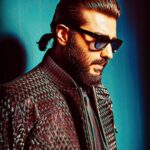 Arjun Kapoor Instagram – नया DP !!! 😎♠️