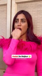 Arshi Khan Instagram - Aadat Se Majbur @arshikofficial 🤣 
.
.
.
.
.
.
.
#comedy #comedyvideos #comedyreels #comedymemes #lastminute #lastminute21 #fun #funnyvideos #funny #funnyreels #reels #reelsinstagram #reelsvideo #reelsindia #reelsviral #reelsinsta #reelslovers #reelkarofeelkaro #reelitfeelit #reelsofinstagram #reelsexplore #reelstrending #trending #trendingreels #fyp #viral