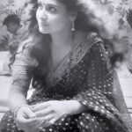 Arti Singh Instagram - Old soul 🖤