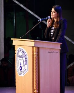 Asha Bhat Instagram - Attended the JNNCE college fest in Shivamogga as a guest. 
What a vibrant and energetic crowd! I urged them to dream big come what may. 
To develop adversity quotient! Build resilience by learning new skills.

But wherever you go, keep Bharat in your heart at all times! 

 #ashakiasha