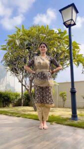 Asha Bhat Instagram - “Everything in the Universe has rhythm, everything dances.” 
- Maya Angelou 

Came across this Jati online and felt like trying :) 
Polishing and keeping up with the learnt classical forms is hard during our hectic shoot schedules, thanks to folks who push you to pursue it no matter what it takes :P 
Thank you @jalpa_mdev 
#bharatanatyam #jati #bharatanatyamdancer