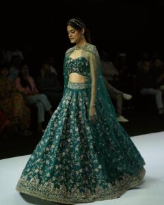 Asha Bhat Instagram - Walking the ramp after 4 long years ….
Feels good ☺️
#hyderabadtimesfashionweek 
@hyderabad_times 

@swathiveldandi_official Thank you for having me as your showstopper, and for just being such a wonderful human being ❤️
All the best and keep growing, keep shining ✨ 

Thank you @radhikadiamonds 

@dilesha_shafa Loads of love ❤️
@reema_rathod my saviour 🫶