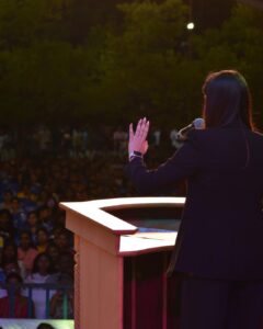 Asha Bhat Instagram - Attended the JNNCE college fest in Shivamogga as a guest. 
What a vibrant and energetic crowd! I urged them to dream big come what may. 
To develop adversity quotient! Build resilience by learning new skills.

But wherever you go, keep Bharat in your heart at all times! 

 #ashakiasha