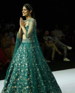 Asha Bhat Instagram - Walking the ramp after 4 long years ….
Feels good ☺️
#hyderabadtimesfashionweek 
@hyderabad_times 

@swathiveldandi_official Thank you for having me as your showstopper, and for just being such a wonderful human being ❤️
All the best and keep growing, keep shining ✨ 

Thank you @radhikadiamonds 

@dilesha_shafa Loads of love ❤️
@reema_rathod my saviour 🫶