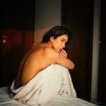 Asha Negi Instagram - Ek breakfast in bed toh main bhi deserve karti hu! 😂☕️🍳🥞🧇 . . @bharat_rawail