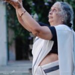 Asha Sharath Instagram - Mommy and me doing the reels challenge❤️❤️ @kheddathemovie @asha_sharath_official @thesudevnair @uthara.sharath @bijudhwanitarang @benzyproductions @saregamamalayalam #AshaSharath #Khedda #KheddaMovie #BenzyProductions #KVAbdulNazar #ManojKana #PrathapPNair #Manoj Kannoth #Bijipal #SreevalsanJMenon #ManojKuroor #KavithaJayaram #ManojKanoth #RashidAnappadi #SaregamaMalayalam #MovieTag #reelschallenge