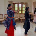 Asha Sharath Instagram - Today 31/10/2022 we are performing in chengannur for the prestigious CHENGANNUR PERUMA @ 830 pm, welcome u all