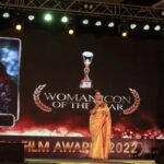 Asha Sharath Instagram - So blessed to receive the " Woman Icon Of The Year Award". It is an honour to receive the award from the great director Sri. Hariharan sir and share the stage with so many legends. Thank you Kerala vision for this award🙏🙏