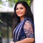 Asha Sharath Instagram - The beauty of a blue saree takes the breath away. Its elegance radiates day or night in any occasion. #bluesareesaason #sareelove #blueisthecolour #durbanstyle Photographer: @abinprasad_cherthala Designed & Styled by: @krishnaviswam Coordinator: @firos_the_stylist Makeup: @shoshank_makeup