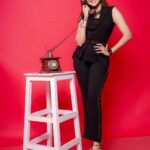 Ashi Singh Instagram - 1- calling you 2- you are not picking up 3- missed the chance 😋 🖤 . Styled by: @styleitupbyaashna Outfit by: @labelsimrankatyal