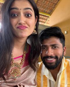 Ashika Ranganath Instagram - Wedding shenanigans ✨

Jewellery @abarantimelessjewellery 
Nose pin @aahaana_mooguthii 
Blouse @anyracouture