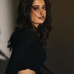 Ashika Ranganath Instagram – Confused.. 1 or 2??