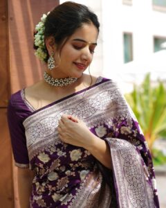 Ashika Ranganath Instagram - For the grand launch of #gvmall in bidar 🤍

You were amazing bidar!