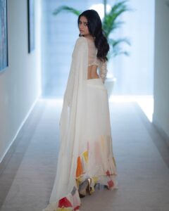 Ashika Ranganath Instagram - Back with promotional shoot pictures.. 

Also, Amigos is streaming on Netflix ♥️
Watch now for some fun & action thrill! 

Styling @manogna_gollapudi 
Outfit @drc_hyderabad 
Earrings @sangeetaboochra @tinkara.retail
Photographer @they_call_me_keshu 
Make up @sminkupofficial