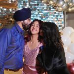 Ashnoor Kaur Instagram - Celebrated another revolution around the sun with my close-knits🤍 Thanks for coming and making my day even more special peopleeee✨ (And sorry for the many collages, IG needs to increase the carousel posting capacity🤣) . . . 📍 @pleomumbai 🎊 @roy_events 💁🏻‍♀️ @hairtrendzbysmieta 👗 @the_details_matter_ 📸 @pixtric_studio Pleo
