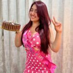 Ashnoor Kaur Instagram - 19th brought-in right💓 . . Thanks to all my lovelies who came and made the start itself soooo special✨ xx 👗 @howwhenwearclothing 🎂 @lucibellos_caffe Home