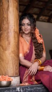 Aswathy Sreekanth Instagram - “Nevertheless she persisted” 

#photoreels #instareels #malayalamactress #traditional #sareelove