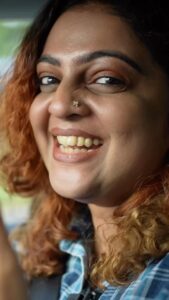 Aswathy Sreekanth Instagram - സ്ത്രീകൾ ഡ്രൈവിംഗ് പഠിച്ചിരിക്കേണ്ടതിന്റെ ആവശ്യകത. 
Video Out Now.
@aswathysreekanth 
#aswathysreekanth #unaiseadivadu #inspiration #driving #female