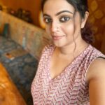 Aswathy Sreekanth Instagram - Good evening fam 🥰 Edam Art Cafe & patisserie